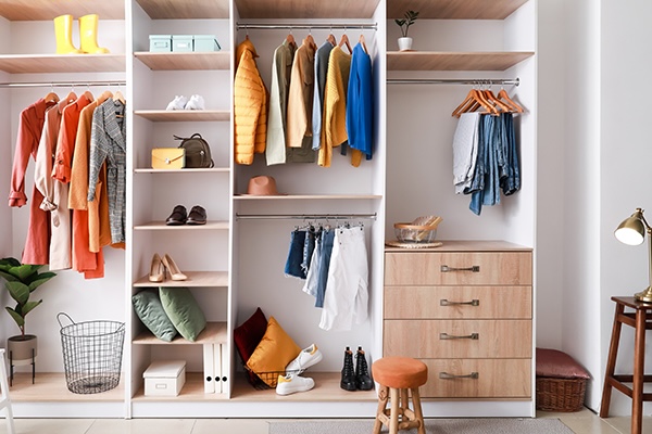 Quelle-est-la-hauteur-ideale-pour-une-penderie Quelle-est-la-hauteur-ideale-pour-une-penderie