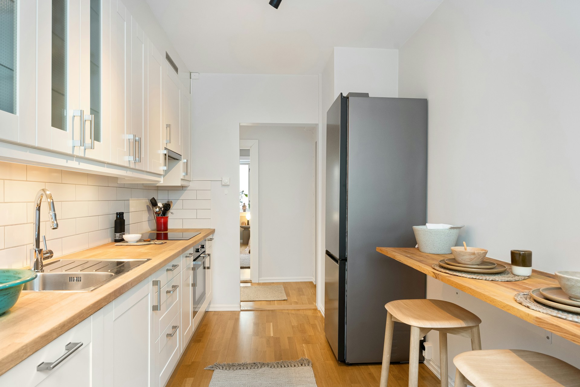 plan-de-travail-fixe-au-mur plan-de-travail-fixe-au-mur