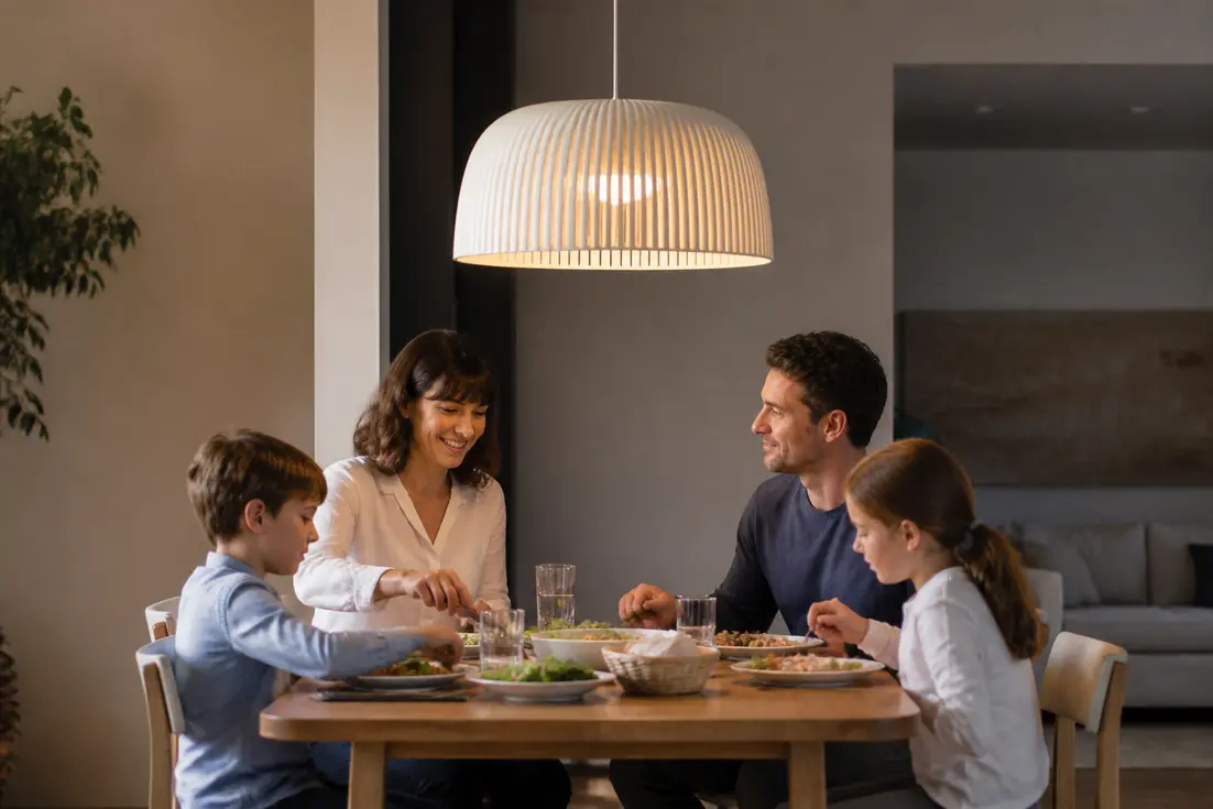 À quelle hauteur positionner une suspension au-dessus d'une table ?